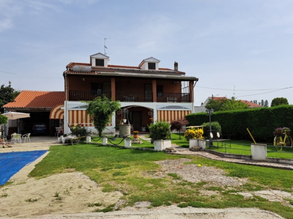 Casa bifamiliare a Costanzana